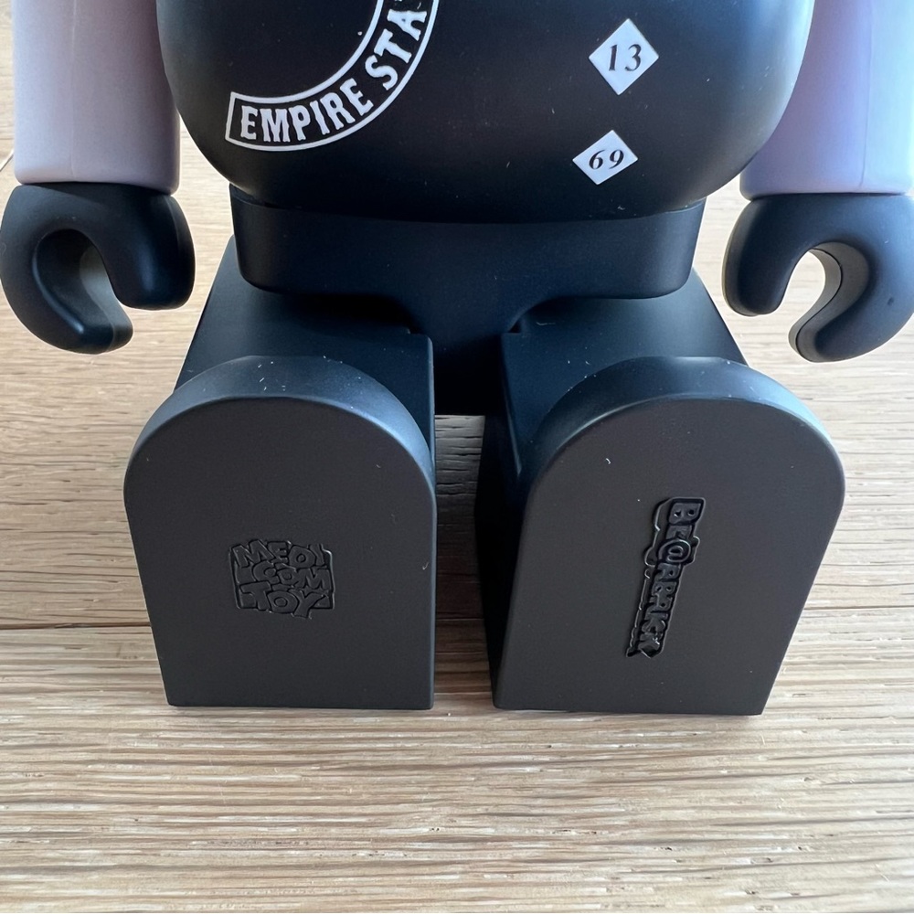 Ssur New York 400% Be@rbrick by
Medicom - Picture 5 of 10